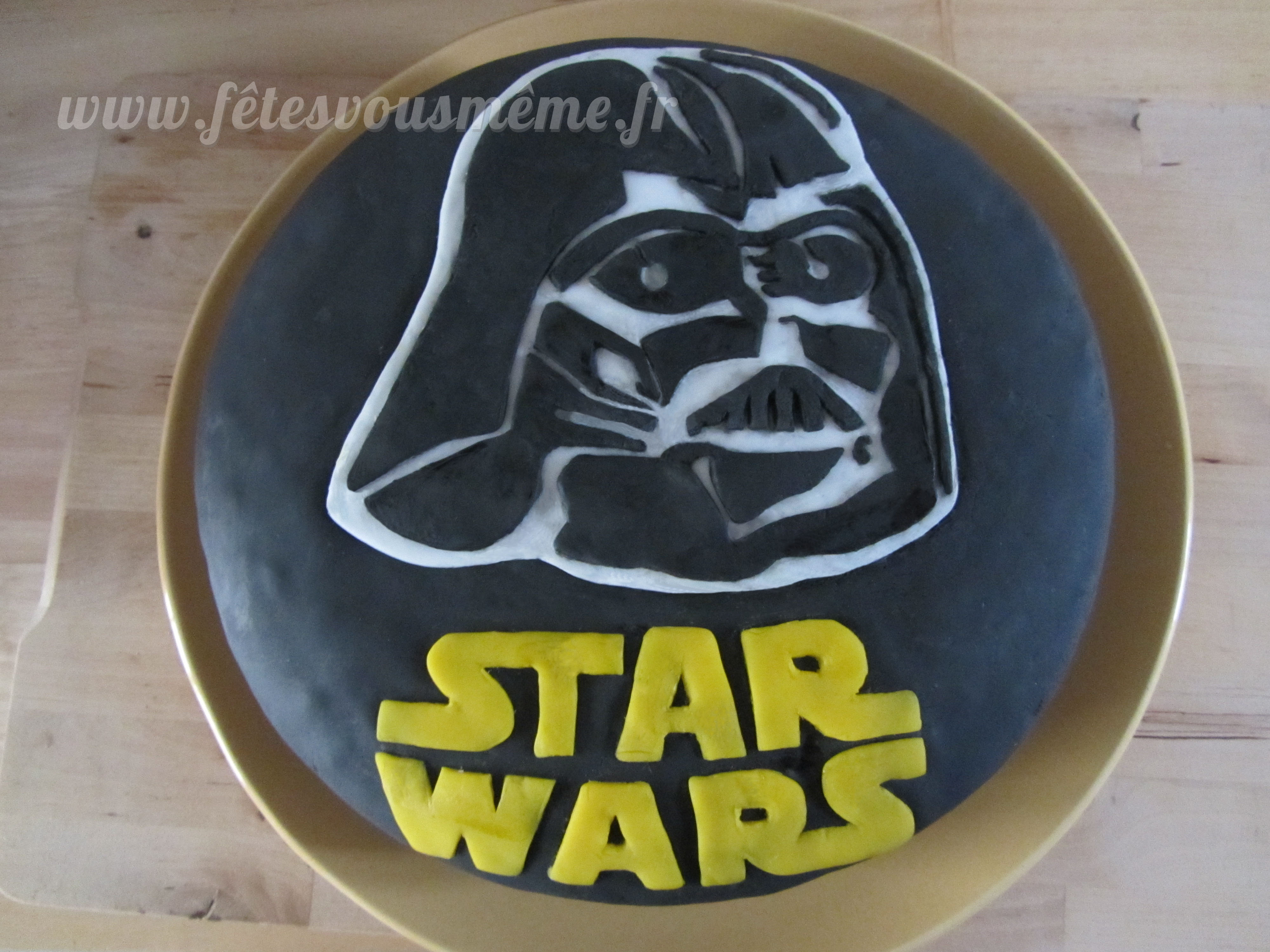 Gâteau "Star Wars" - Création en pâte de sucre - Fêtes vous même