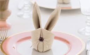 Pliage de serviette "Lapin"3