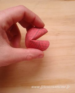 Fortune Cookies papier étape 3 - Fêtes vous même