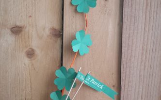 Guirlande de trèfles verticale - Fêtes vous même