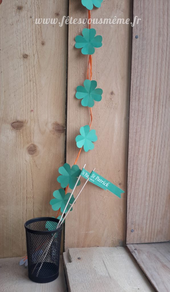 Guirlande de trèfles verticale - Fêtes vous même