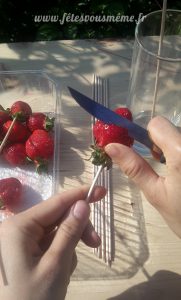 Bouquet gourmand de fraises - découpe 1 - Fêtes vous même