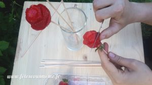 Bouquet gourmand de fraises - Découpe 2 - Fêtes vous même