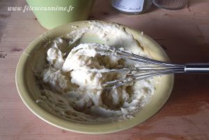 Mousse à Raser Moustache - Etape 5 - Fêtes vous même
