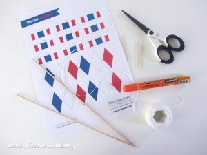Guirlande de drapeaux tricolores - matériel - Fêtes vous même