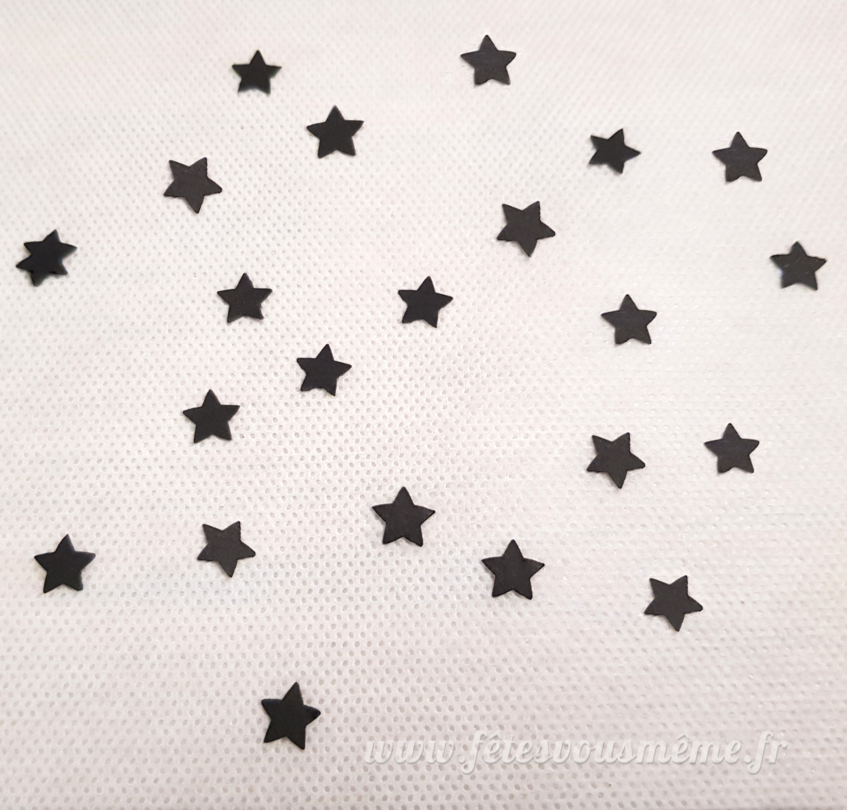 Confettis étoiles noires