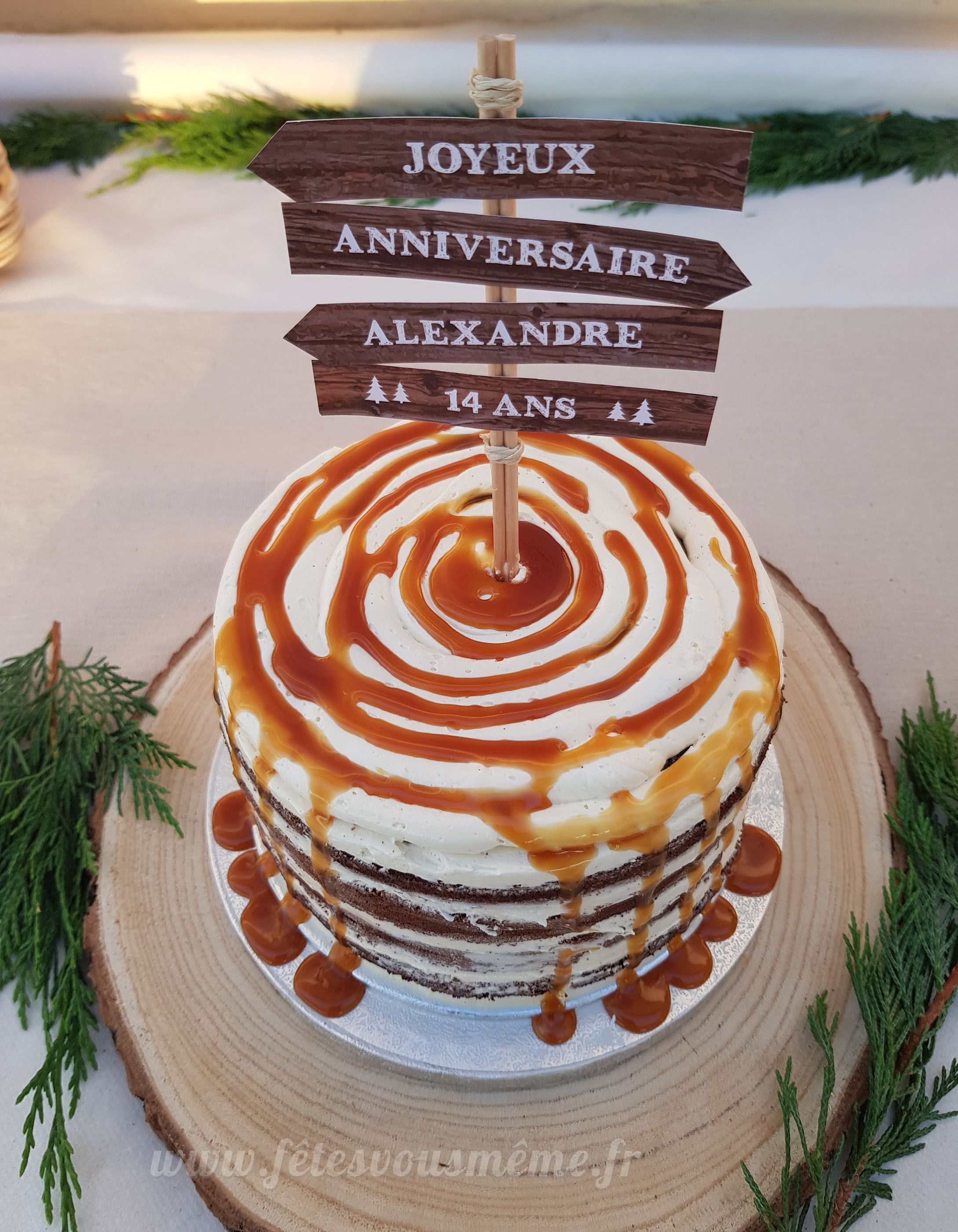 Totem pour gâteau Anniversaire Camp Forestier