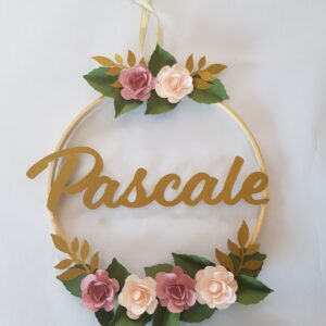 Couronne fleurs et prénom à personnaliser (modèle Pascale)